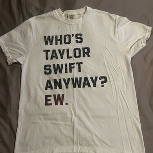 New custom made comfort tee for a swifty lover. Bought on Etsy, can’t wear.
